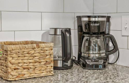 Stylish Modern Queen Suite Parking Pet Friendly - Foto 18