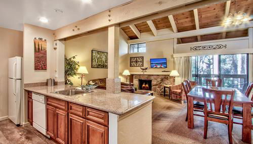 South Lake Tahoe Resort - Steps to Beach & Close to Heavenly - Foto 3
