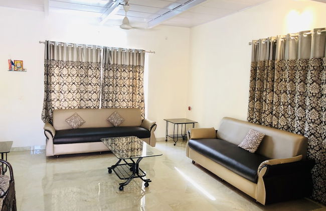 Spicy Mango Malhotra's Pristine Villa - Photo 2