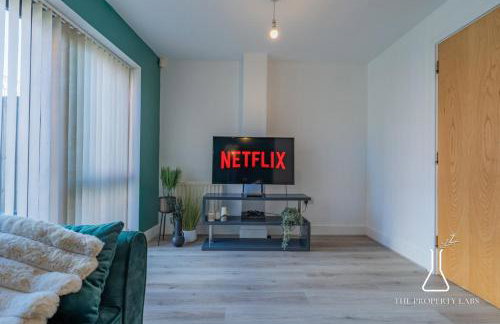 Luxury Birmingham City Centre Townhouse with BALCONY- Sleeps 10 - FREE Parking - Perfect for Contractors, Business Travellers, Families and other Groups - Near Bullring, Newstreet, Selfridges, NEC, NIA & Birmingham airport - Photo 6