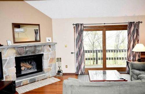 Ski-In Ski-Out Camelback Village Townhouse - 100 YDS From The Mountain - Foto 1