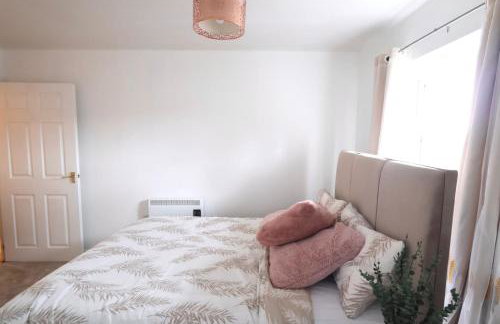 Stylish 2-Bed flat near IKEA & J9 M6 Free Parking - Foto 14