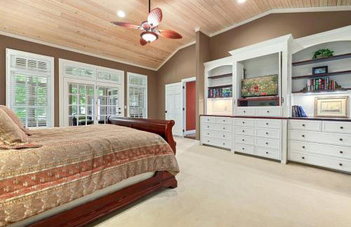 Shoreline Cottage - Direct Lake Access - Foto 16