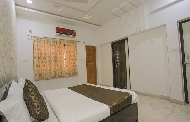 OYO 10287 Home 3BHK Villa near Lake City Mall - Foto 9