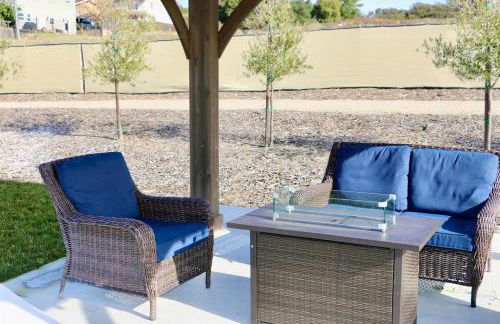 Emerald Oasis Cozy Living with Pet Park - Foto 13