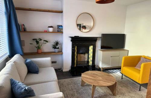 Revamped Holywood town centre house - Foto 1