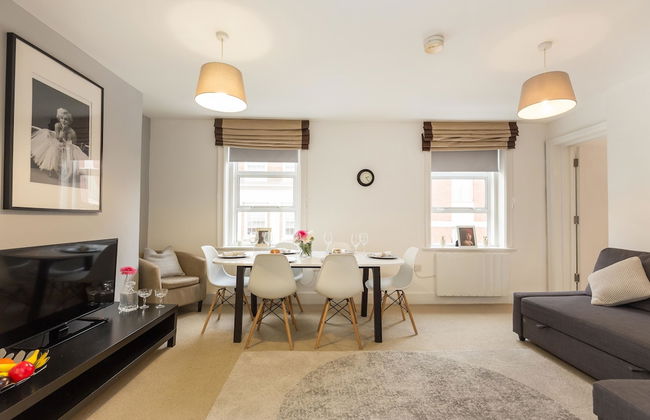 Urban Chic - Bond Street - Photo 3