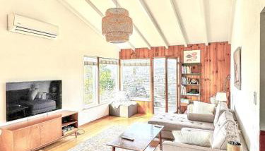 Serene & beautiful bohemian hilltop retreat - Foto 2