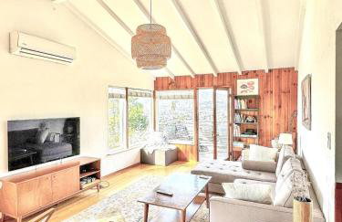 Serene & beautiful bohemian hilltop retreat - Foto 2