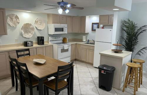 Beachside Condo in Cocoa Beach, Florida - 125 Feet to Beach! - Foto 2