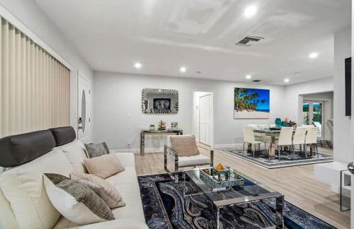 Tropical Getaway - Heated Pool & Patio Retreat - Foto 6