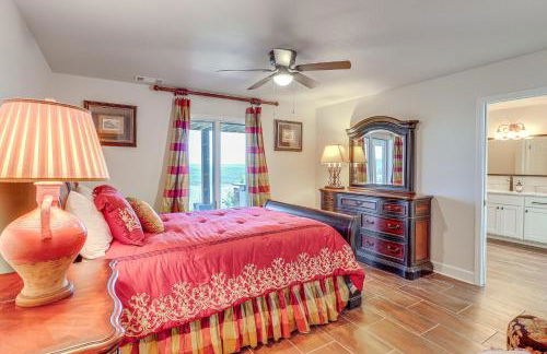 Luxe Home with Panoramic Greers Ferry Lake Views - Photo 17