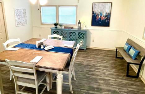 Cheerful Watercolors in 2BR Cottage - Foto 13