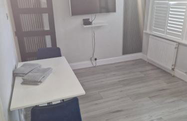 Modern 5 bedroom house with parking, London - Foto 25