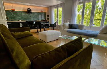 Apparemment luxueux niché dans les arbres - Foto 2