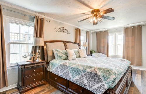 Galveston Group Getaway with Private Yard and Fire Pit - Foto 11