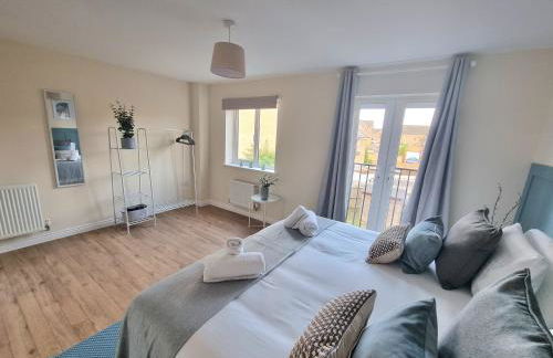 Stylish Spacious 4 Bed Townhouse near station with Parking & High Speed WiFi - Foto 3