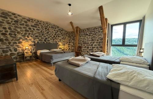 Gîte LE RABIOUZE - 4 épis, 15 pers, 22 couchages - Ancienne Bergerie rénovée, cachet d'origine conservé - Vue magnifique - Label Ecogîte - Foto 44