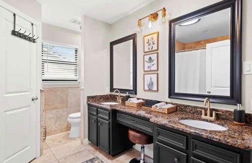 Poolside Paradise Game Room Fire Pit Hot Tub - Foto 28