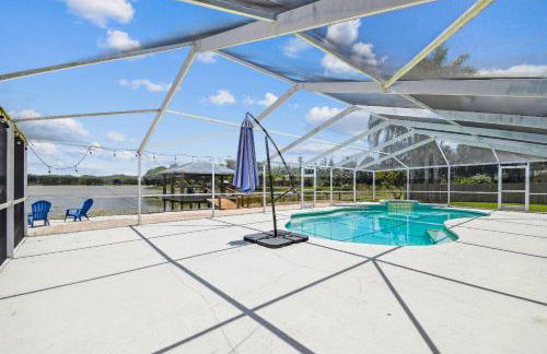 Lake House Westchase area. Heated Pool Waterfront! - Foto 22