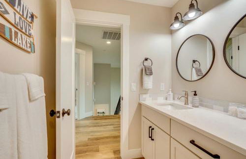 Spacious Donnelly Family Home with Private Hot Tub! - Foto 23