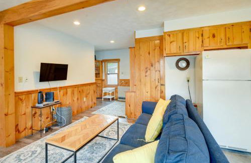 Waterfront Gray Home with Furnished Deck and Fire Pit! - Foto 3