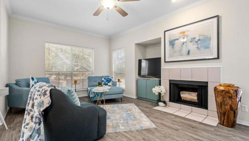 Upscale City Apartment with Pool , Fitness Center - Foto 5