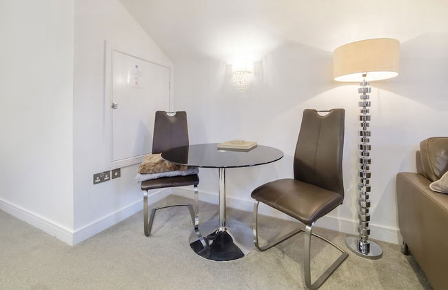 Reubens Court and City Apartments - Photo 8