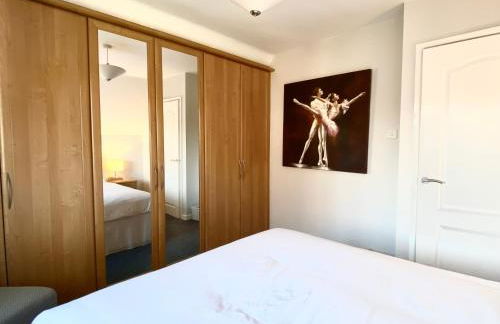 Riverside 4 Bedroom House Wraysbury Staines - Foto 18