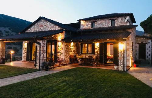 Petrines Villes Avramilias - Photo 44