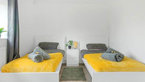 isimi luxurious 4 bed Modern House. Derby - Foto 1