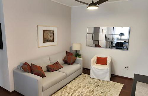 SUPERPRÁTICO-Amplo Apê com Garagem em bairro nobre - Foto 4