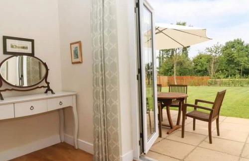 Beautiful Barn Stunning Views Parking & Garden - Photo 12