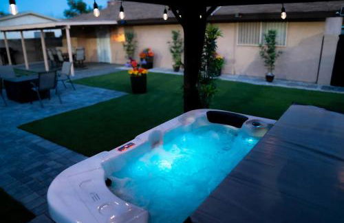 Enchanting Garden with Luxe Jacuzzi Spacious Yard - Foto 42