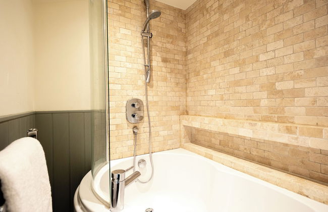 Coach House - Lovely Home in Cheltenham - Photo 73