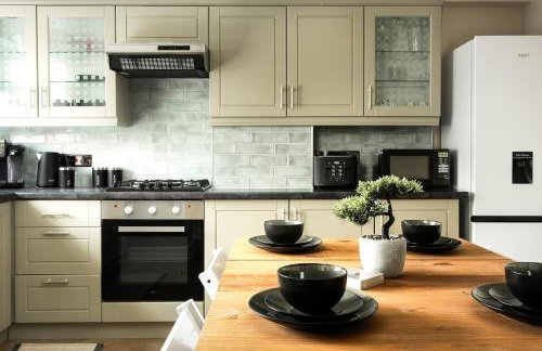 Spacious 3 Bed Home in Glasgow City With Free Parking - Foto 30