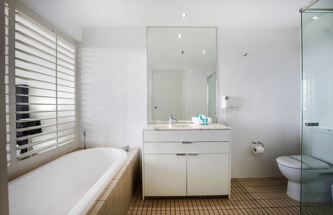 Ultra Broadbeach - Photo 80