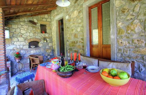 Rustic Holiday Home in Ortignano with Swimming Pool - Foto 54