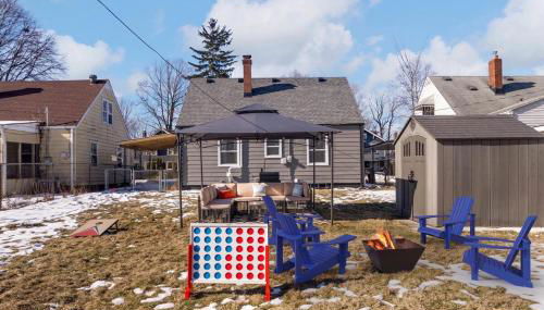 Game Room Retreat with Firepit and Gym, Sleeps 12 - Foto 3