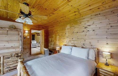 Dock and Lakefront! Family-Friendly Michigan Getaway - Foto 13