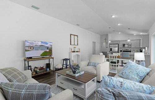 Cozy Family Stay- Queen-Double-Twins Bed- Full Kitchen-Netflix-Golf Cart-WiFi - Photo 48