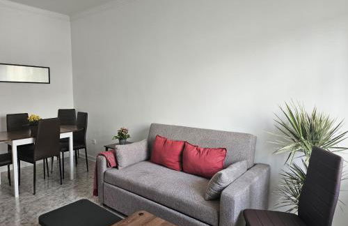 Light Spacious Almada Apartment - Foto 14