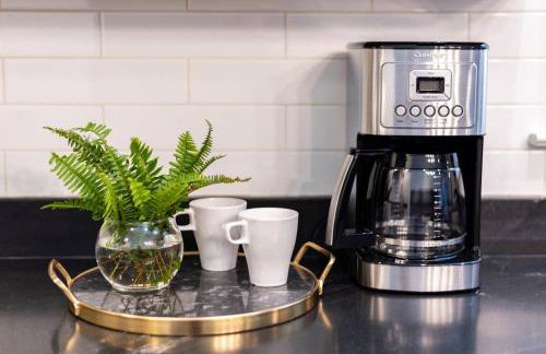 Bourbon Suites -Foodies -Bourbon -2 Living Rooms - Foto 34