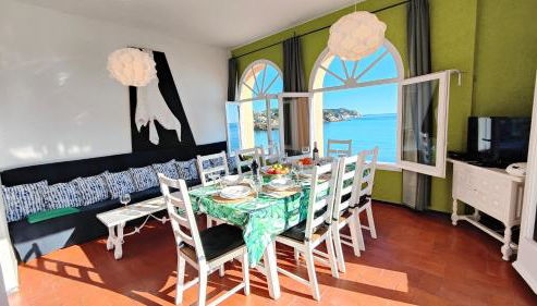 Apartamento con jardín a 11 metros de la playa. CG. - Foto 5