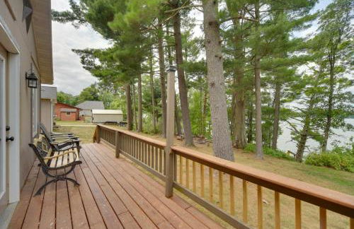 Lakefront Chetek Haven Dock, Screened Gazebo - Foto 26