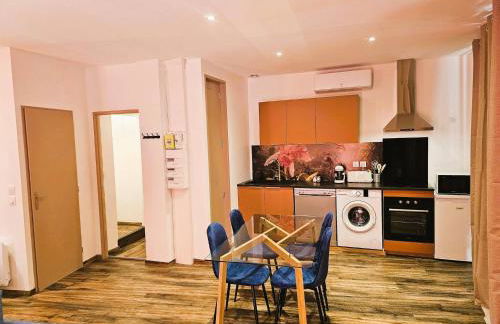 Mitrons - Apt B - Photo 8