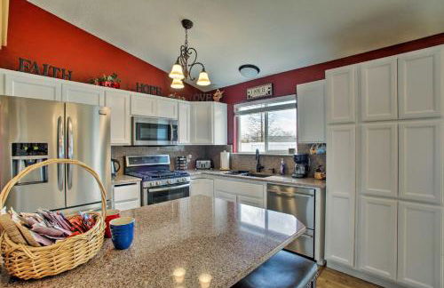 Cozy Getaway with Yard and Patio 4 Mi to Hayden Lake! - Foto 6