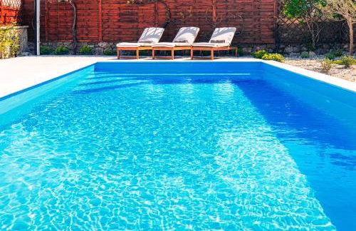 Home Away From Home with a heated pool - Foto 8