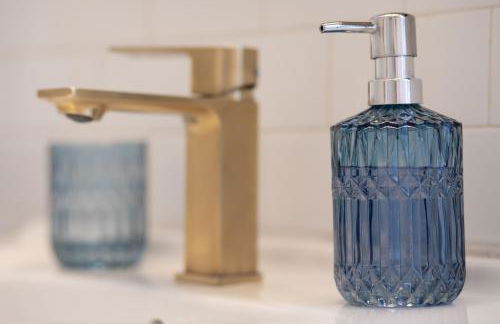 Entire House Right In Stamford's Heart - Foto 27