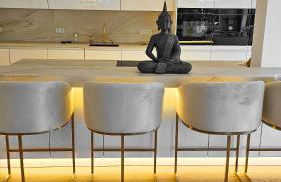 Luxurious large home with Pool, Garden, Koi Pond only 12 min to Octoberfest - Foto 14